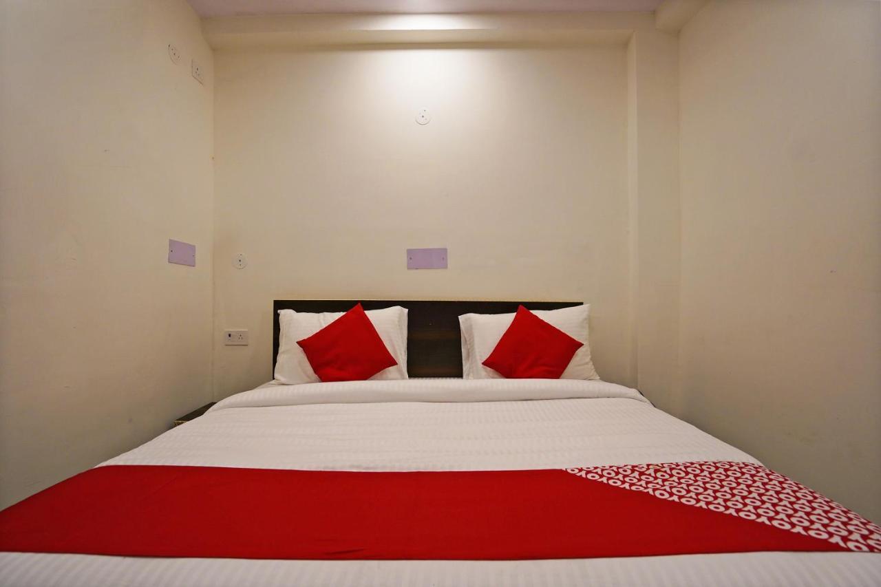 Hotel Oyo Discovery Near New Ashok Nagar Metro Station New Delhi